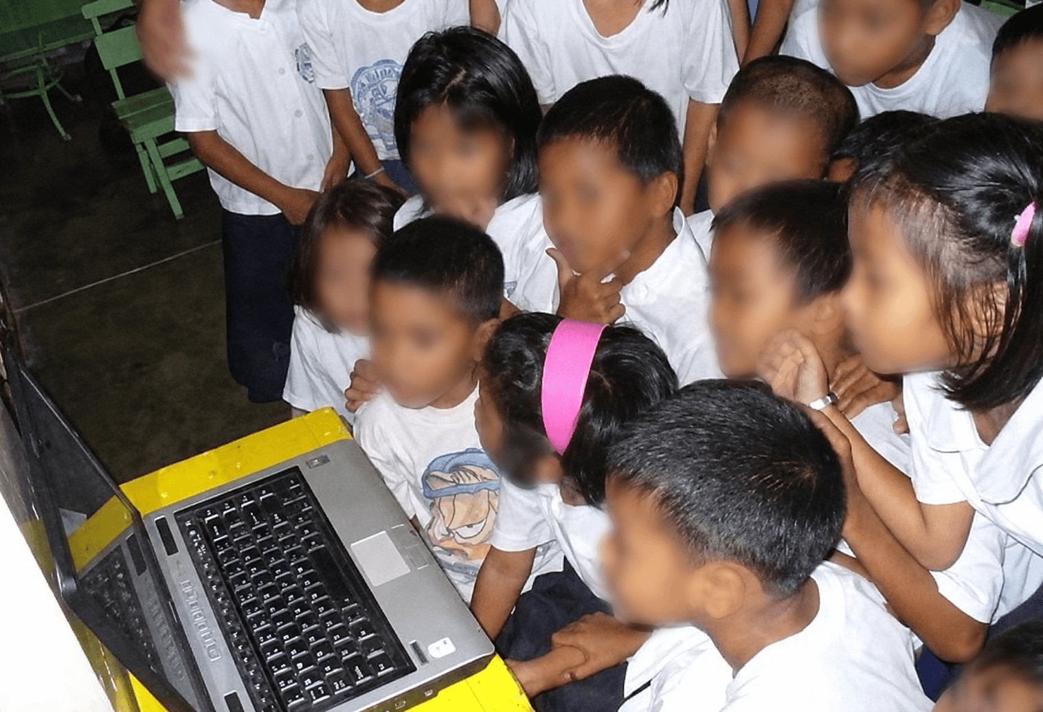 Social Contribution Blurred (4)